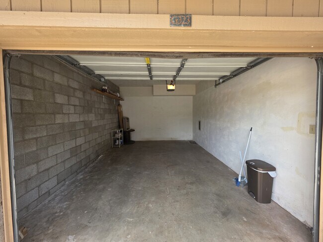 Building Photo - 93 E White Mountain Blvd