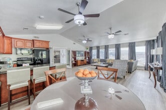 Building Photo - Cottonwood Grove