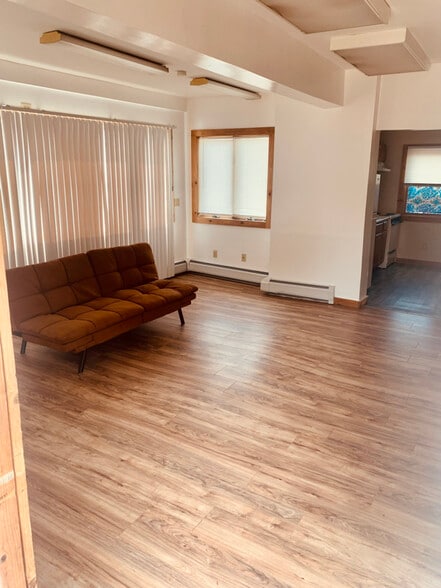 Building Photo - 382 Chestnut St