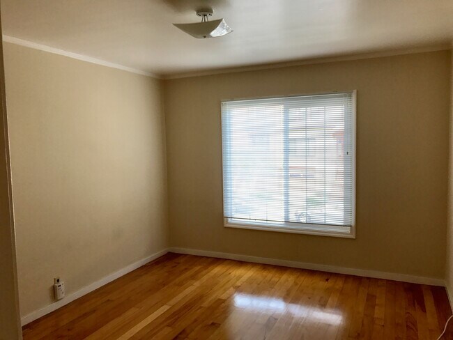 Building Photo - 1346 17th Ave