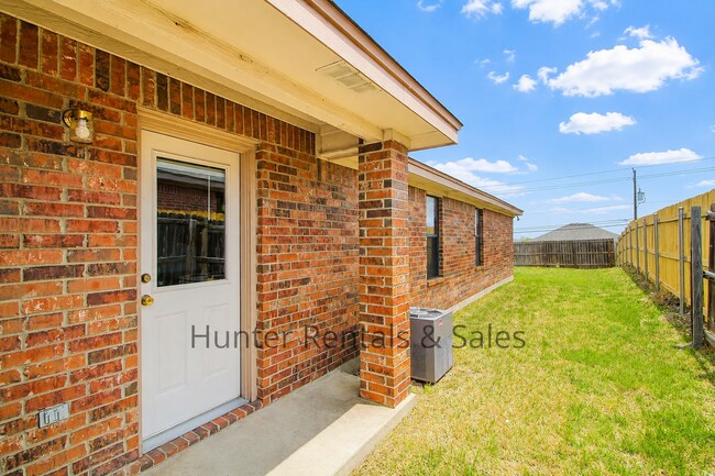 Building Photo - 3507 Dustin Ct