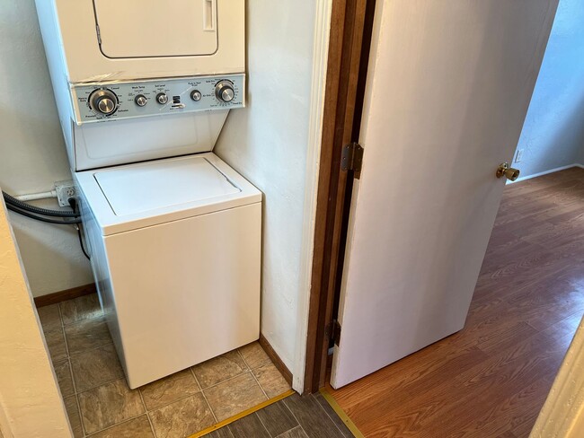 Building Photo - One bedroom apartment in Eugene!