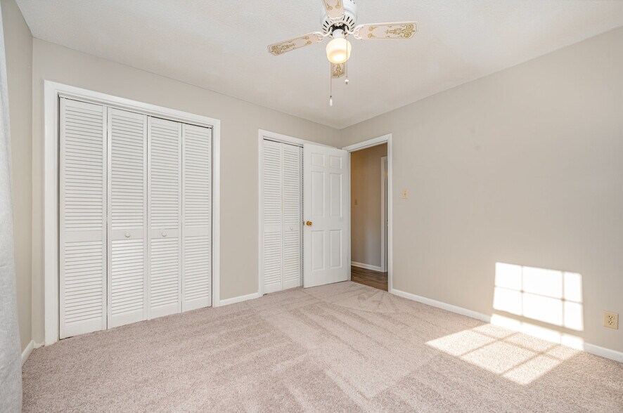 Building Photo - 1808 Majestic Dr