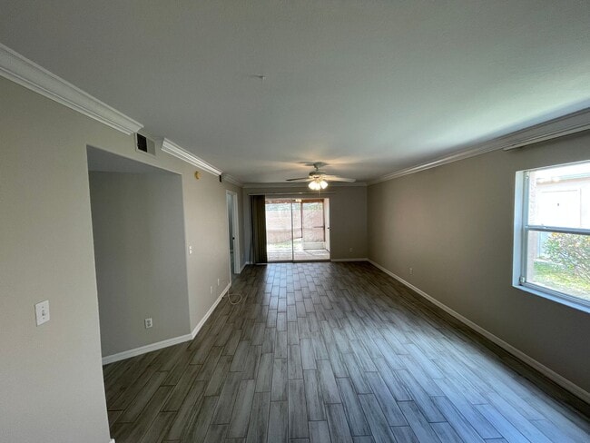 Building Photo - ANNUAL RENTAL - 2 BED/2BATH CONDO - THE MANOR AT MORTON GROVE
