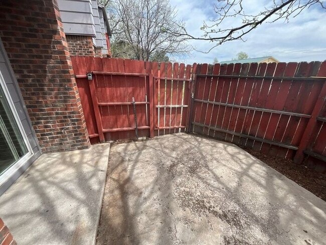 Building Photo - **Charming 2-Bedroom Home in Colorado Spri...