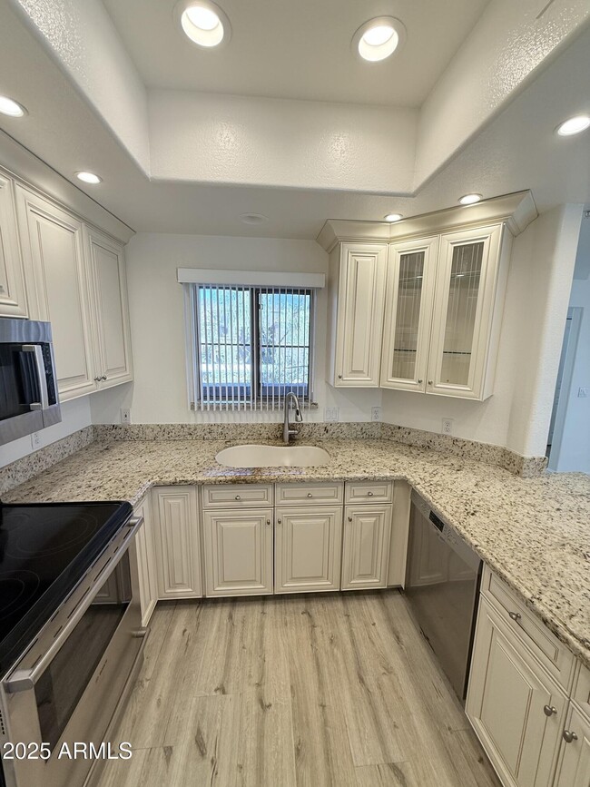 Building Photo - 11680 E Sahuaro Dr
