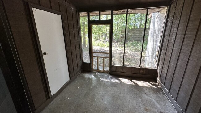 Building Photo - Town house for Rent