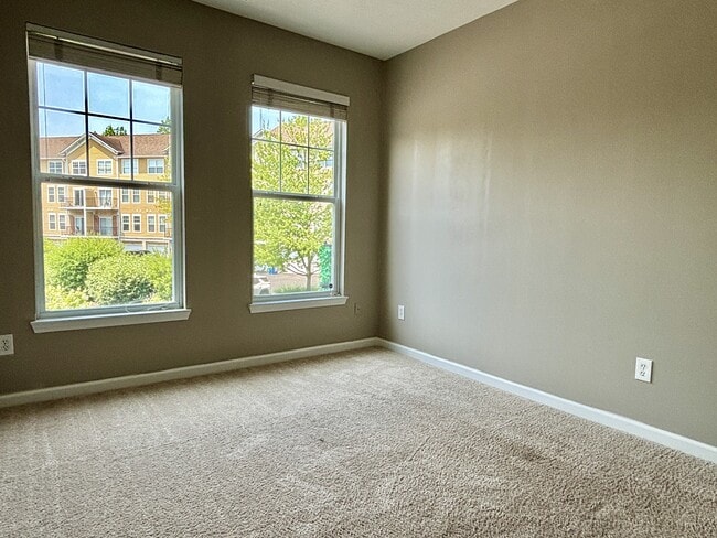 Building Photo - 1054 Reserve Way