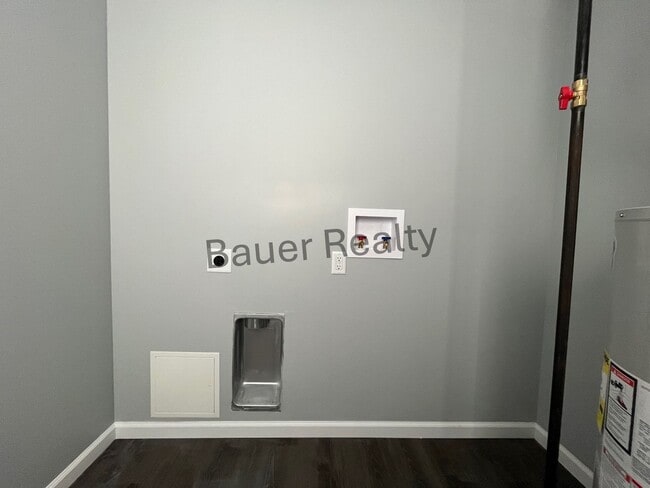 Building Photo - nf103