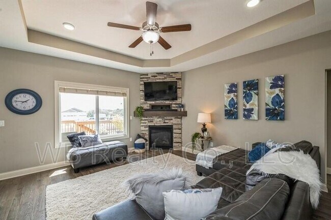 Building Photo - 9366 Primo Ln