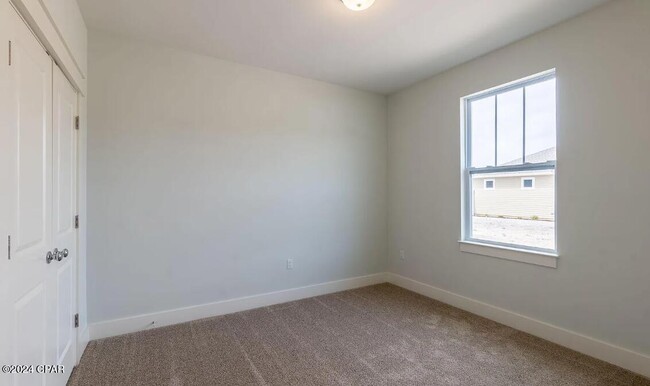 Building Photo - 427 Foxtail Wy