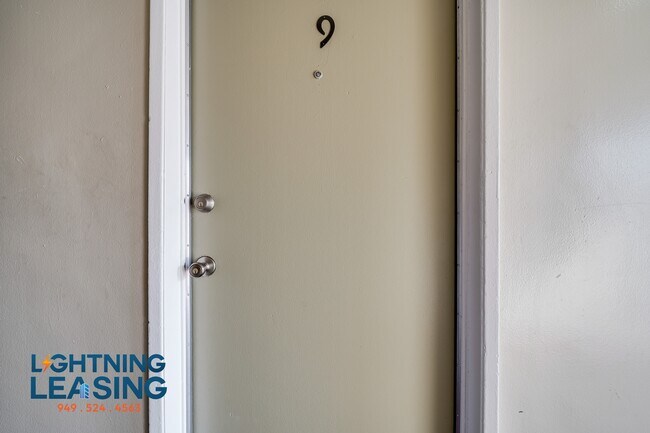 Building Photo - 842 S Carondelet St