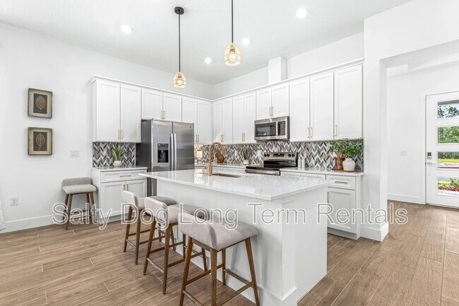 Building Photo - 1250 Champions Dr