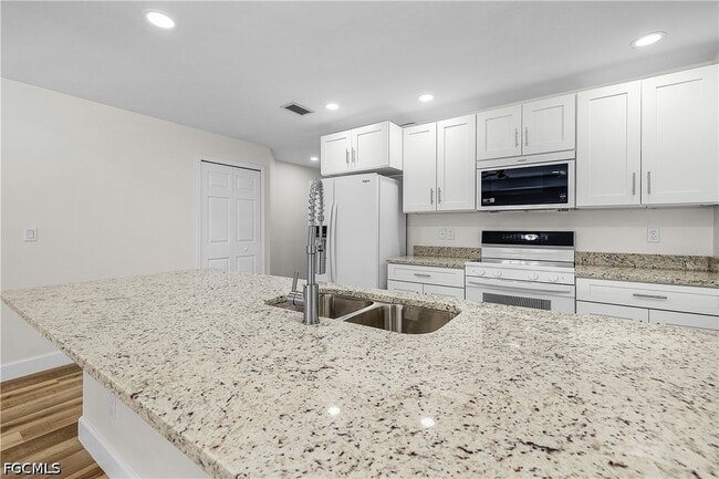 Building Photo - 16810 San Edmundo Rd