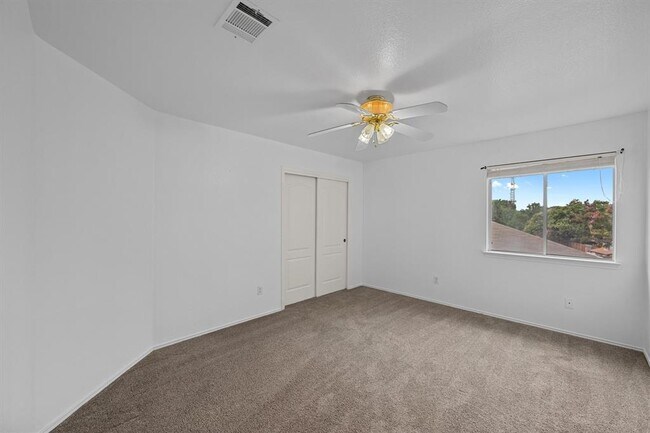 Building Photo - 4433 Chickasaw Ct