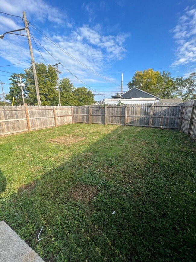 Building Photo - 278 Hosack St