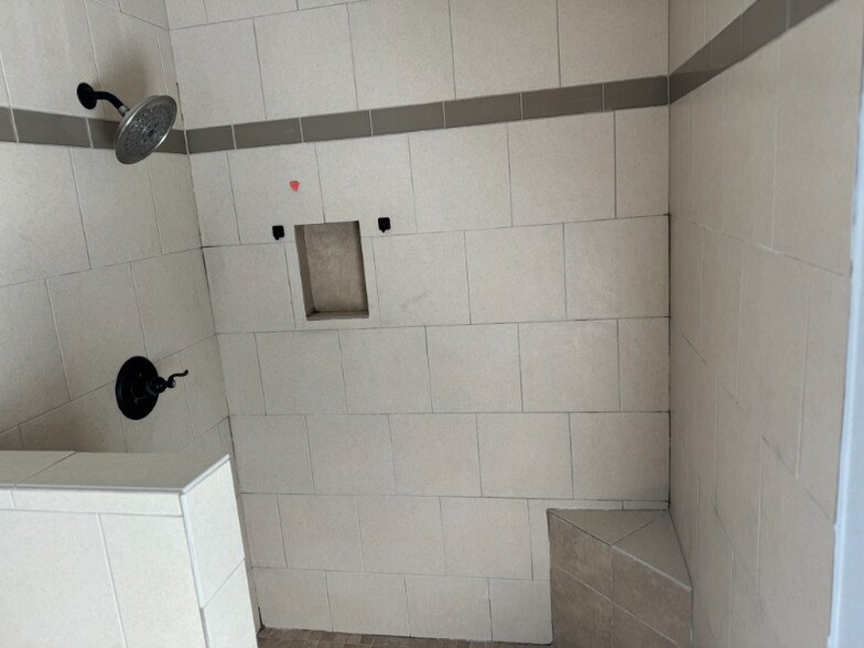 Building Photo - 7622 Forest Vale
