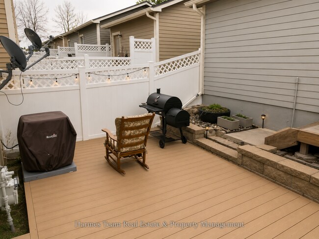 Building Photo - 3 Bed | 2.5 Bath Townhome In School District #2