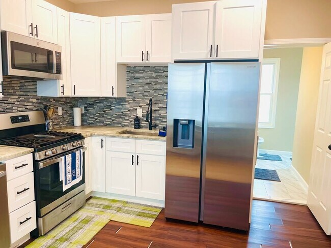 Building Photo - 2621 Edwin St