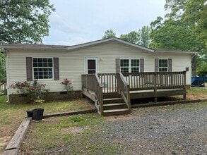 Building Photo - FOR RENT WINSTON SALEM