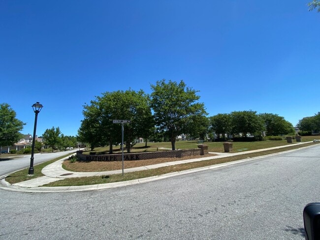 Building Photo - 2 bedroom 2.5 bath Townhome in Godley Park