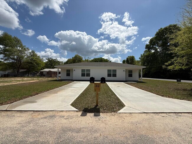 Building Photo - 32 Constitution Ave