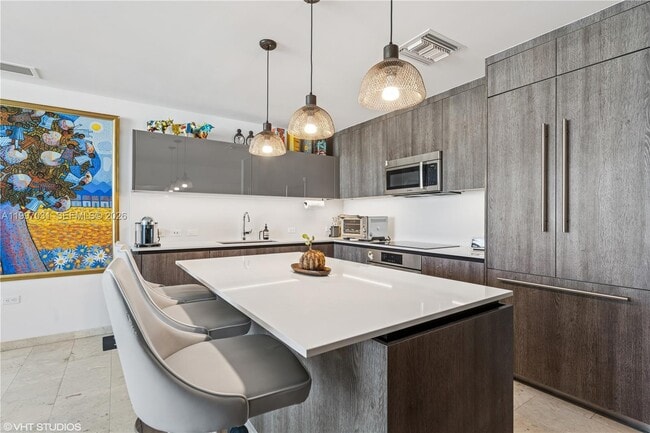 Building Photo - 88 SW 7th St