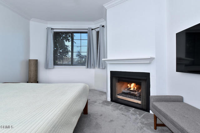 Building Photo - 5534 Encino Ave