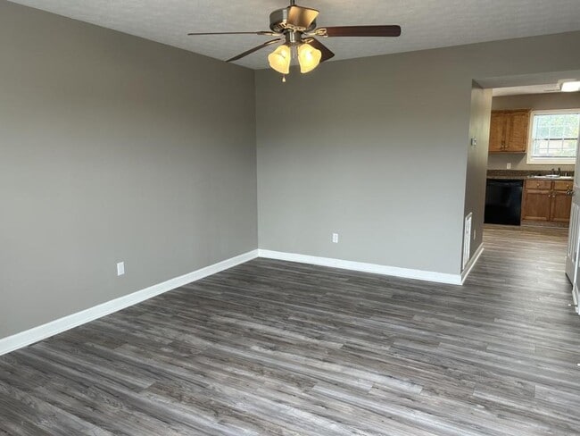 Building Photo - 125 Bon Aire Ave