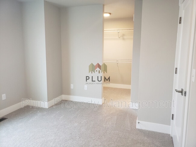 Building Photo - 4724 Giada Dr