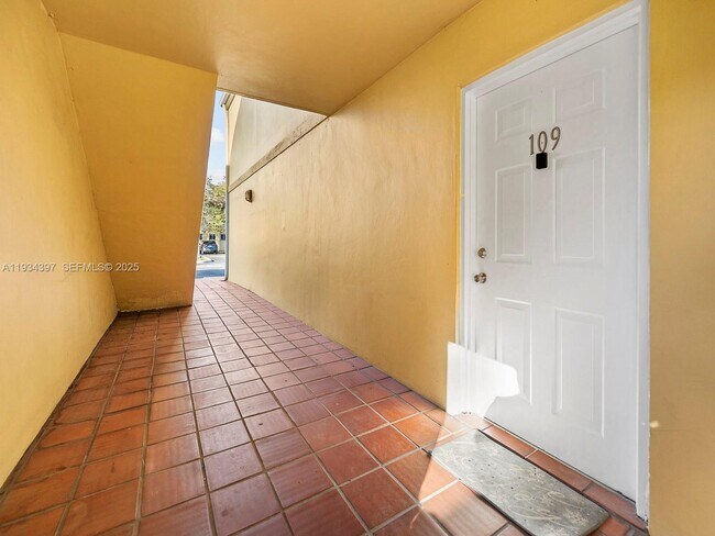 Building Photo - 13820 SW 112th St