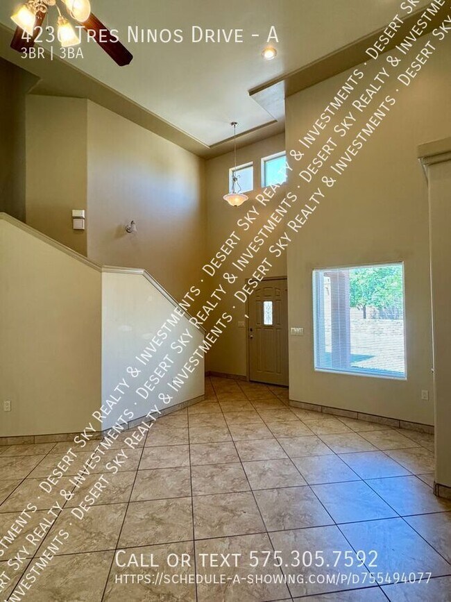Building Photo - 4230 Tres Ninos Dr