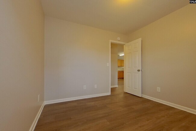 Building Photo - 180 Riglaw Cir