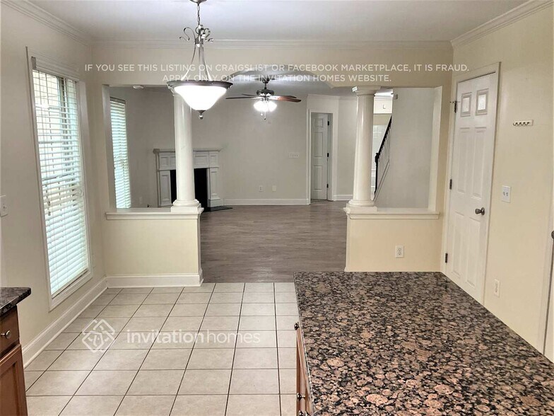 Building Photo - 478 Commons Park Ln