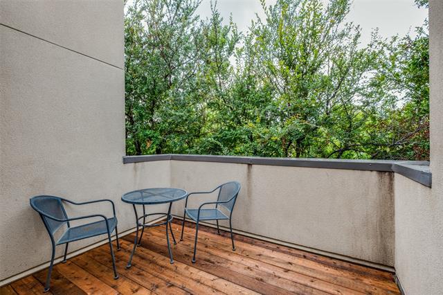 Building Photo - 4310 Buena Vista St