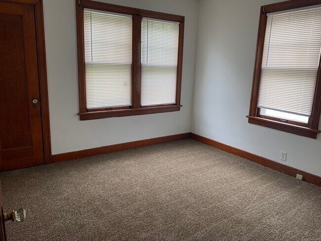 Building Photo - 1212 W Nowland Ave