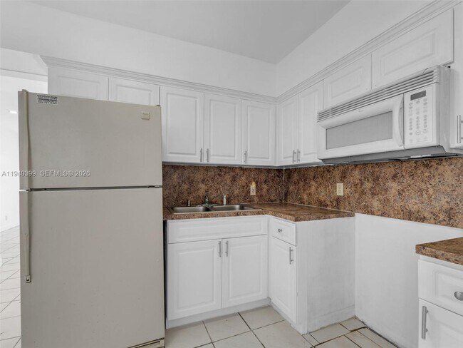 Building Photo - 1811 SW 97th Terrace