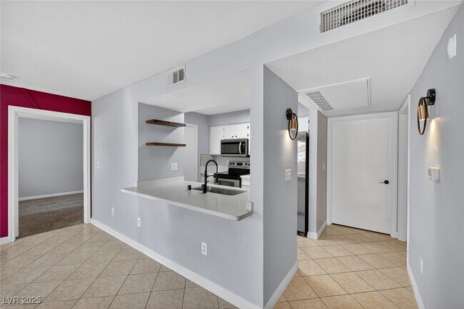 Building Photo - 1150 N Buffalo Dr