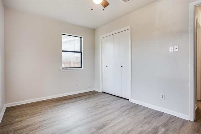 Building Photo - 2212 Rifle Bend Dr