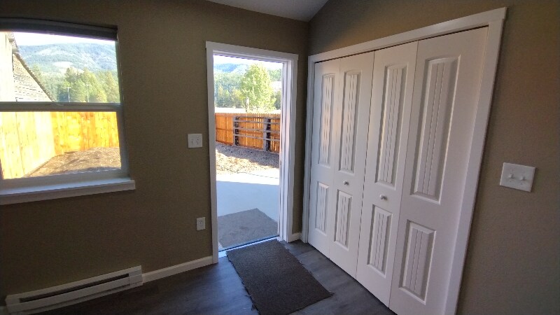 Building Photo - 653 Finley Gulch Rd