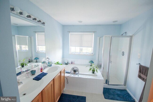 Building Photo - 5813 Whiterose Way
