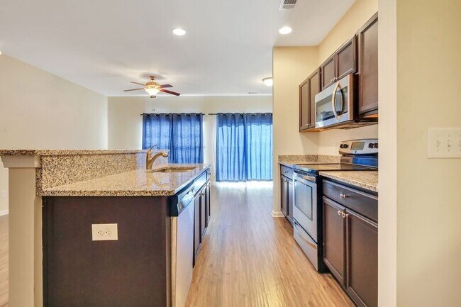Building Photo - 285 Cantle Dr
