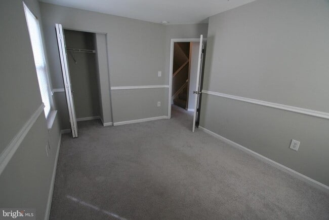 Building Photo - 6233 Sandpiper Ct