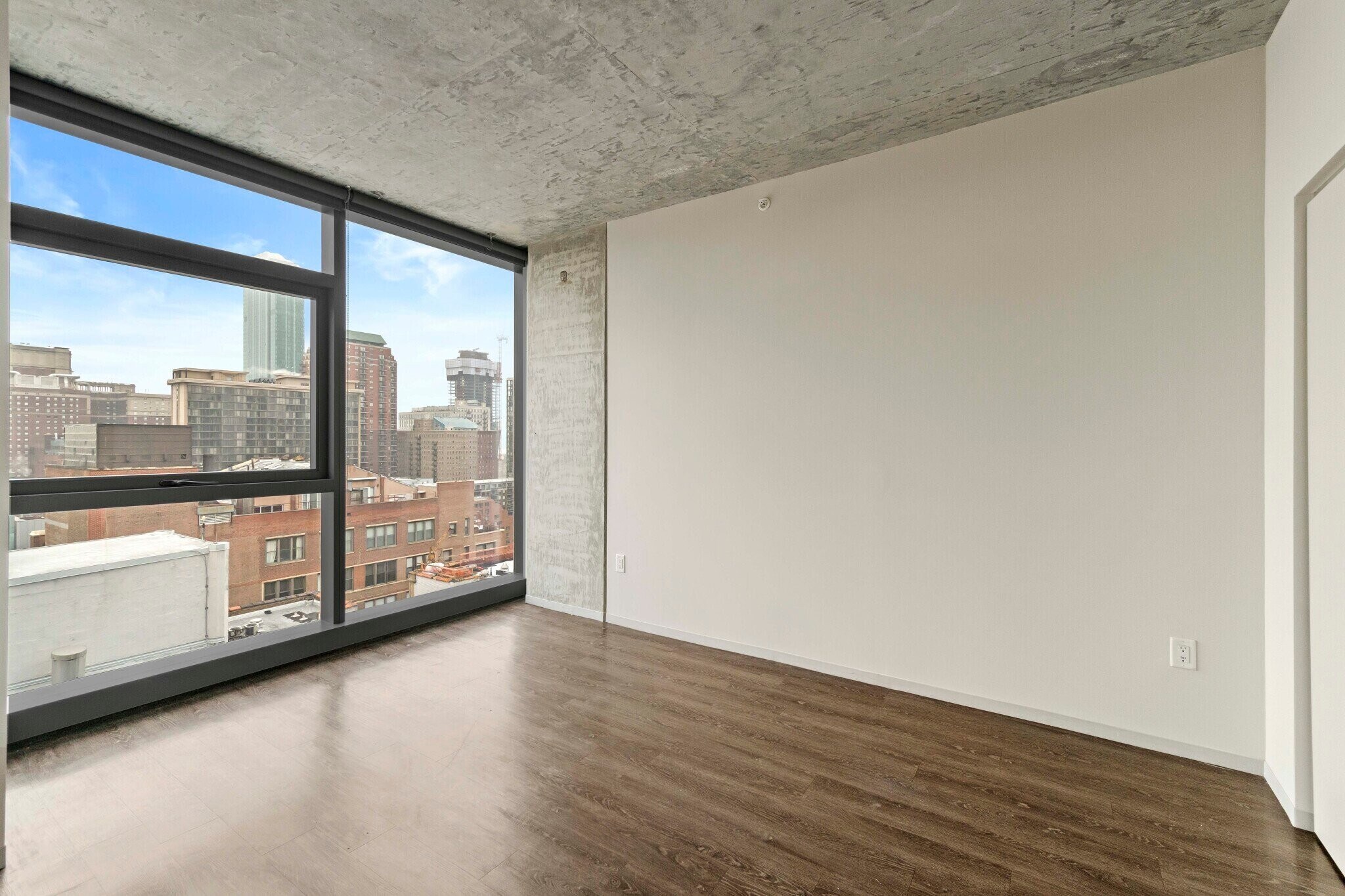 Building Photo - 711 S Clark St