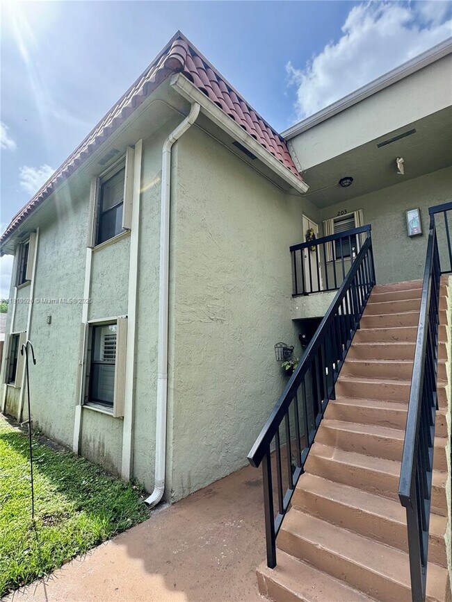 Building Photo - 9722 Hammocks Blvd