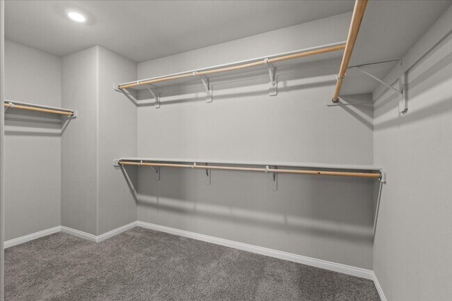 Building Photo - Spacious, Luxurious 5-Bedroom Oasis with B...
