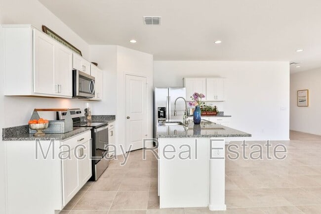 Building Photo - 1133 W Descanso Canyon Dr