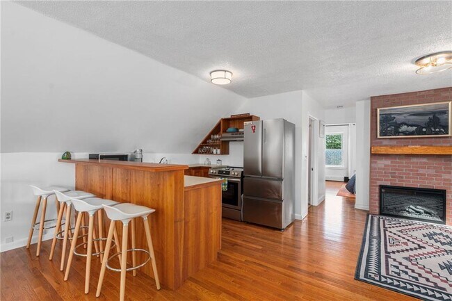 Building Photo - 183 Wood St