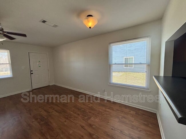 Building Photo - 313 Lake Ave