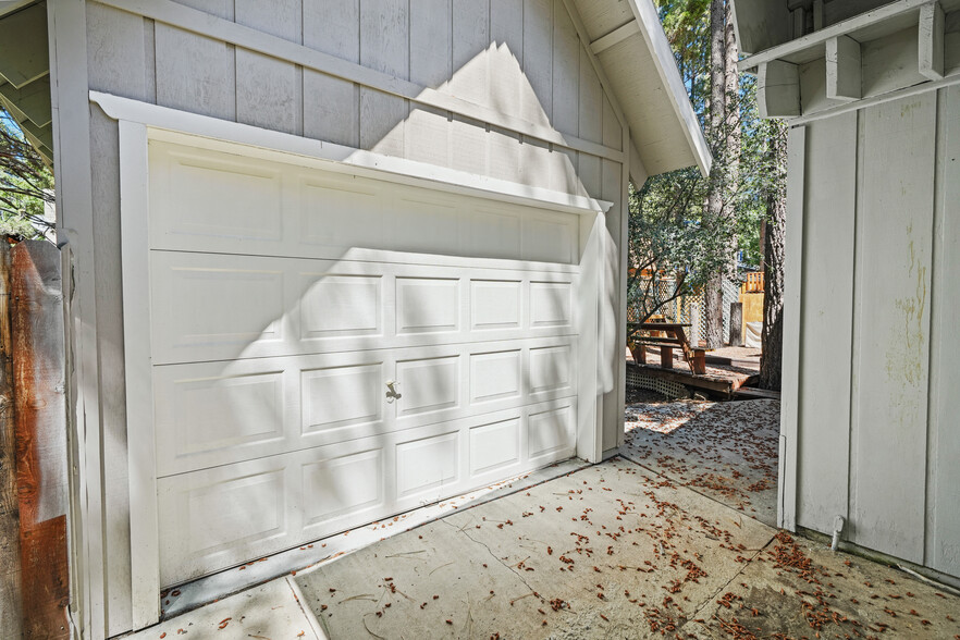 Building Photo - 43032 Sunset Dr